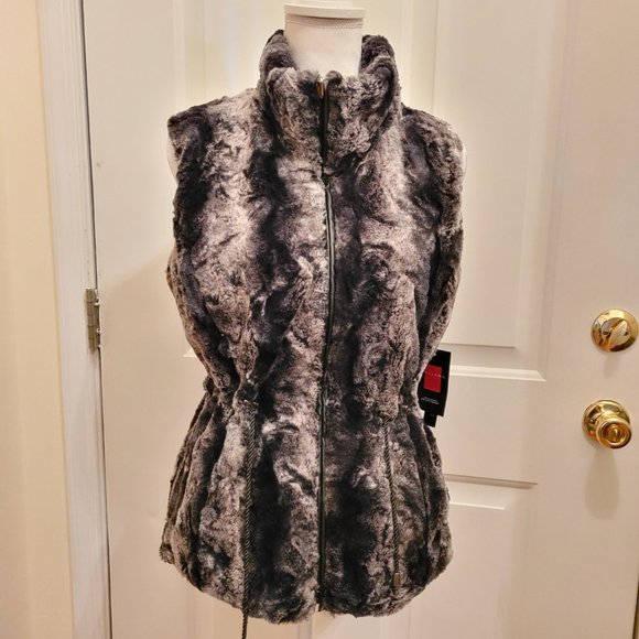 NWT Gallery Reversible Faux Fur Vest Size Medium - Picture 1 of 14